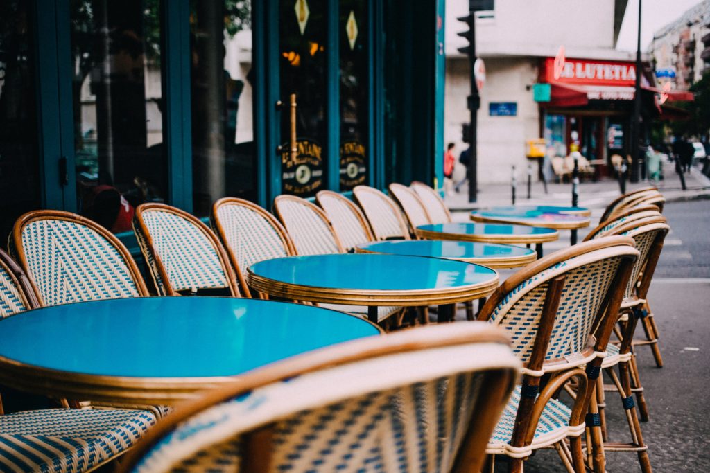 outdoor-teal-cafe-tables